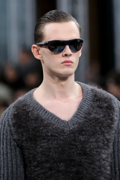 Look 13